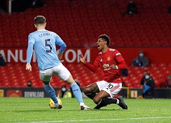 Những khoảnh khắc Man Utd và Man City "bắt tay" chia điểm