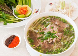 Phản ứng của người nước ngoài khi thấy có ai đó bỏ tương cà vào phở