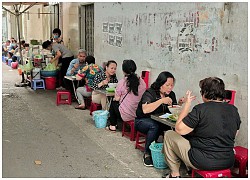 Bún riêu 'không riêu' lại 'núp hẻm' có gì mà người Sài Gòn đến đông nghẹt?