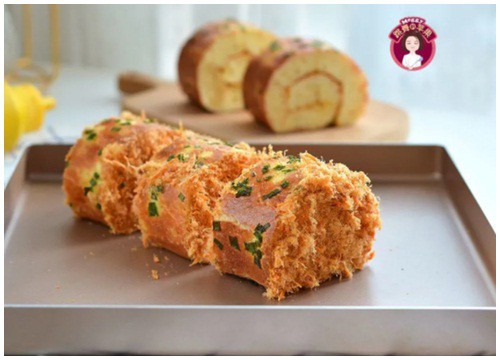 Chỉ mất 12 phút làm bánh mì cuộn ruốc heo ngon như ngoài hàng, cả nhà khen không ngớt