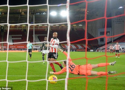 "Dean Henderson mắc sai lầm trước Shefield vì Solskjaer"