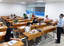 Học sinh, sinh viên TP.HCM học tập trung trở lại sau nghỉ phòng COVID-19