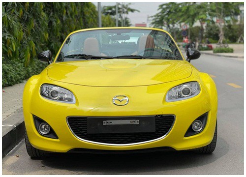 Xe 'dân chơi' Mazda MX-5 Miata chính hãng tại Việt Nam