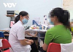 Bác sĩ và những trăn trở về trẻ vị thành niên nhiễm HIV