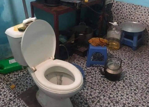 Cô gái khóc thét sau khi về nhà bạn trai chơi, dân tình cũng giật mình khi trông thấy chiếc toilet nằm chình ình giữa bếp