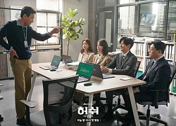 Hush của Hwang Jung Min &#8211; Yoona bóc trần thấm thía nghề báo: &#8220;Ngòi bút mạnh hơn súng, nhưng cơm mạnh hơn ngòi bút!&#8221;