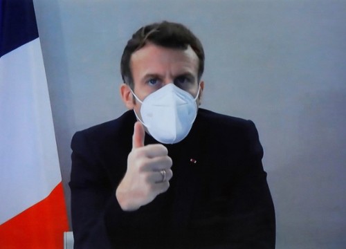 Macron 'ổn định' sau khi nhiễm nCoV