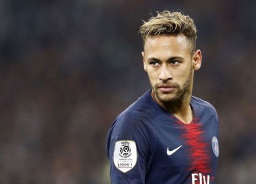 Neymar an ủi cầu thủ nhí bị phân biệt chủng tộc