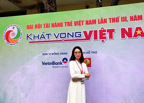 Nữ thủ khoa kinh tế và phương châm "học hết cỡ, cống hiến hết mình"