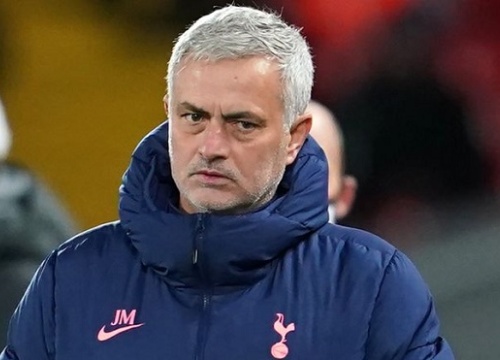 Tottenham bị chê chỉ biết "dựng xe bus": Mourinho phản pháo cực gắt