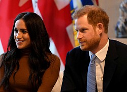 Lo ngại Harry - Meghan làm lộ bí mật hoàng gia