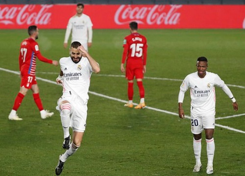 Benzema lại thăng hoa, Real Madrid san bằng điểm số với Atletico