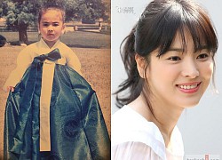 Bức ảnh Song Hye Kyo mặc Hanbok ngày bé được bạn thân tiết lộ, nhan sắc từ nhỏ liệu có xứng danh "Quốc bảo"