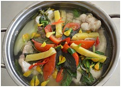 Canh chua bông điên điển xứ bưng biền