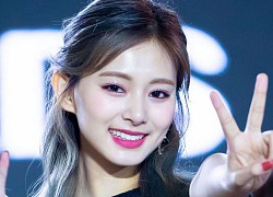 Hot lại khoảnh khắc loạt idol đờ đẫn vì "hiệu ứng Tzuyu" tại AAA 2019 ở Việt Nam, bảo sao thành gương mặt đẹp nhất thế giới