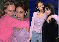 Jennie (BLACKPINK) chụp ảnh chung với hội bạn: Mặc đồ thường mà quá sexy, chiếm spotlight vì thần thái như lên tạp chí