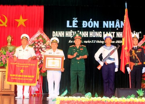 Lữ đoàn 962 đón nhận danh hiệu Anh hùng Lực lượng vũ trang nhân dân