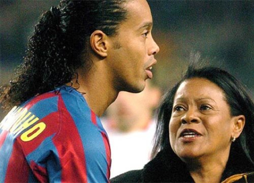 Mẹ Ronaldinho mắc Covid-19