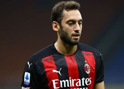 MU tăm tia Calhanoglu, HLV Milan nói gì?