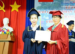 Trao giấy chứng nhận khóa đào tạo tiếng Việt cho lưu học sinh Lào