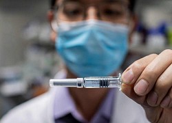 Ai sẽ chịu trách nhiệm nếu vaccine COVID-19 gây tác dụng phụ: Nhà sản xuất hay chính phủ?