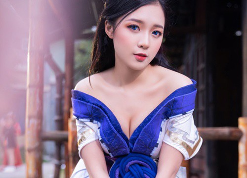 Không nhận ra nữ MC Liên Quân "tuyệt sắc" cosplay Natalya cực "khó thở", fan triệu hồi ProE vào check map