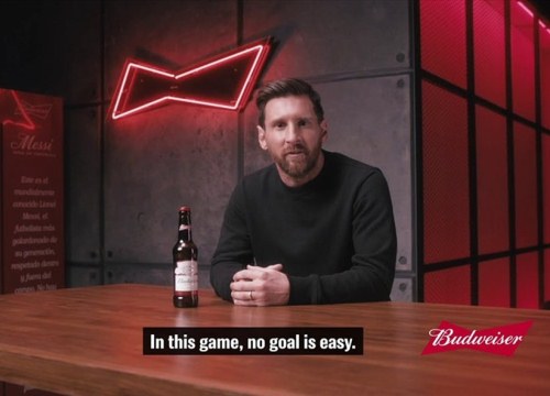 Messi lập kỷ lục ghi bàn, các "nạn nhân" được nhận quà đặc biệt