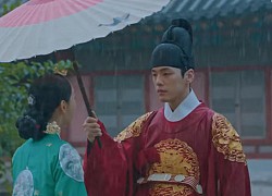 'Mr. Queen' tập 5: Shin Hye Sun dầm mưa 'quẩy' hip-hop khiến Kim Jung Hyun mê đắm