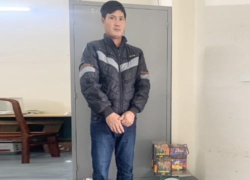 Mua hơn 7kg pháo về cất trong nhà để sử dụng