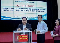 Năm 2020, ngành giáo dục ra sức hỗ trợ thầy trò miền Trung vượt qua bão lũ