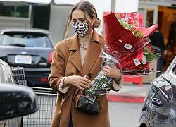 "Thiên thần bóng tối" Jessica Alba xinh đẹp đi mua sắm