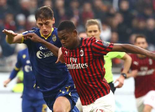 AC Milan Hellas Verona: Nỗi nhớ Ibra, định đoạt ngay hiệp 1