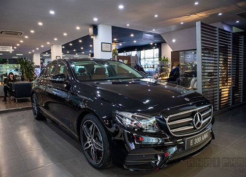 Ảnh chi tiết xe Mercedes-Benz E300 AMG 2020 tại Việt Nam