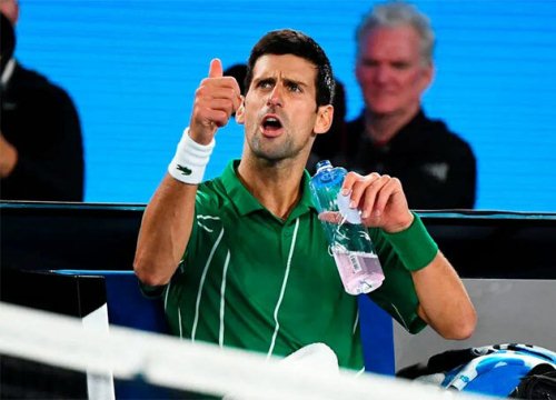 Djokovic mỉa trọng tài