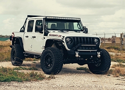 Jeep Gladiator độ động cơ siêu khủng Hellcat, thách thức mọi địa hình