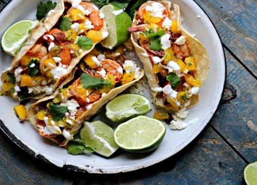 Khó cưỡng với tacos tôm nướng sốt bơ đúng điệu