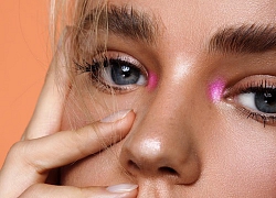 Neon Eyeliner chính là tất cả những gì bạn cần cho các buổi tiệc đón năm mới đấy nhé!