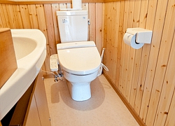 Tại Nhật Bản, toilet công cộng không chỉ sạch, chúng còn thông minh nữa