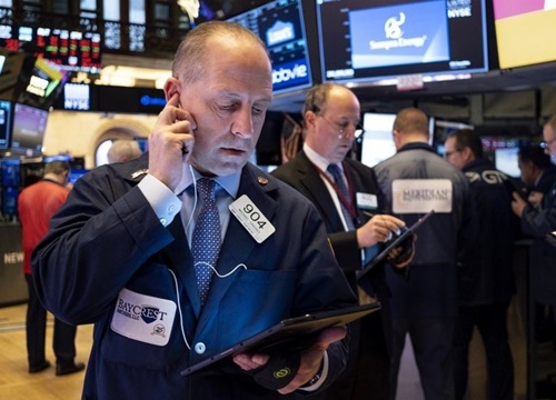 Dow Jones rớt giá kỷ lục giữa lo ngại virus corona