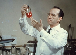 Jonas Salk - cha đẻ vaccine bại liệt, người cứu thế giới khỏi đại dịch