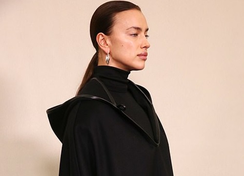 Siêu mẫu Irina Shayk mặc đồ kín đáo, thần thái lạnh lùng trên sàn diễn