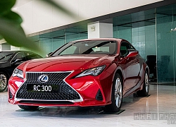 Cận cảnh xe Coupe thể thao hạng sang Lexus RC 300 2020 giá hơn 3 tỷ tại Việt Nam