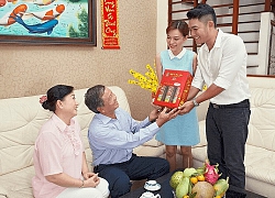Dọn nhà vô tình tìm được tờ giấy chồng viết trước ngày ra mắt bố mẹ, cô vợ thích thú quyết để dành cho con gái đọc còn nội dung khiến dân mạng cực bất ngờ