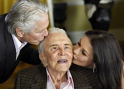 Huyền thoại điện ảnh Kirk Douglas qua đời