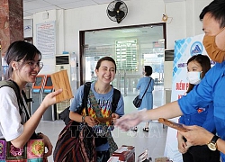 Khách du lịch yên tâm phơi nắng, tắm biển tại Đà Nẵng