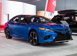 Chiêm ngưỡng vẻ đẹp tuyệt mỹ của Toyota Camry AWD 2020