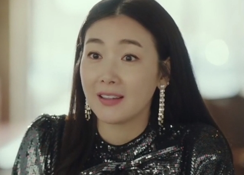 Choi Ji Woo bất ngờ xuất hiện chớp nhoáng trong 'Hạ cánh nơi anh'