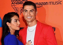 C.Ronaldo hạnh phúc khi được bạn gái chiều chuộng hết lòng