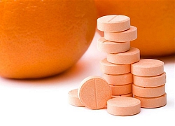 Điều nguy hại gì xảy ra nếu bạn uống quá liều vitamin C?