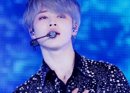 Jimin (BTS) bất ngờ gây sốt trên Internet Hàn Quốc nhờ khoảnh khắc... hát quốc ca trên sóng radio Hoa Kỳ